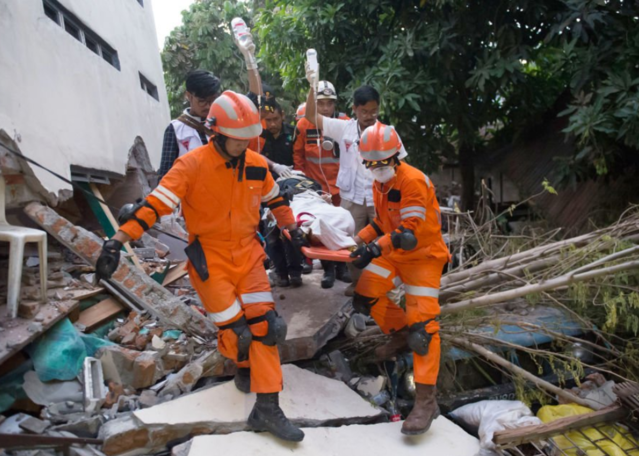Канада пообещала помочь пострадавшим от стихии жителям Индонезии