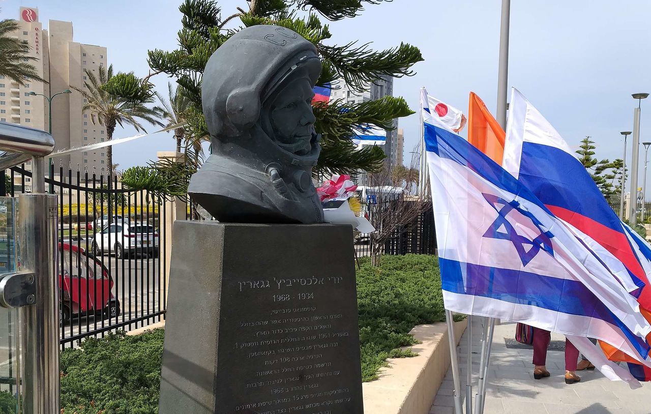 Памятник первому космонавту теперь есть и в Израиле