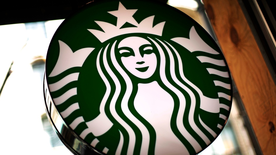 Starbucks позволит бариста носить одежду с лозунгом