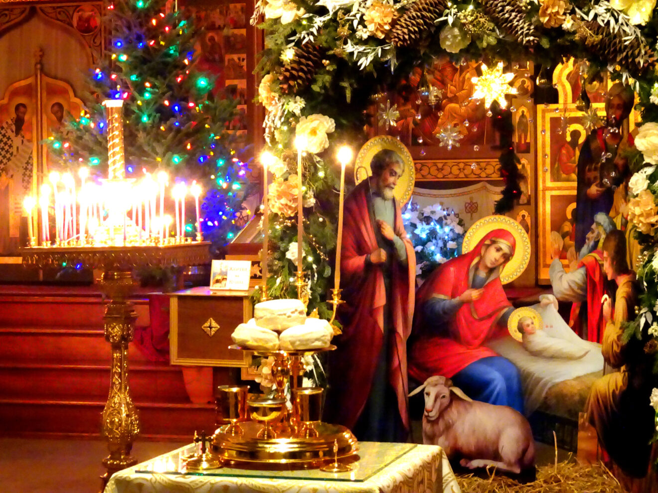 Православный мир празднует светлый праздник Рождества Христова