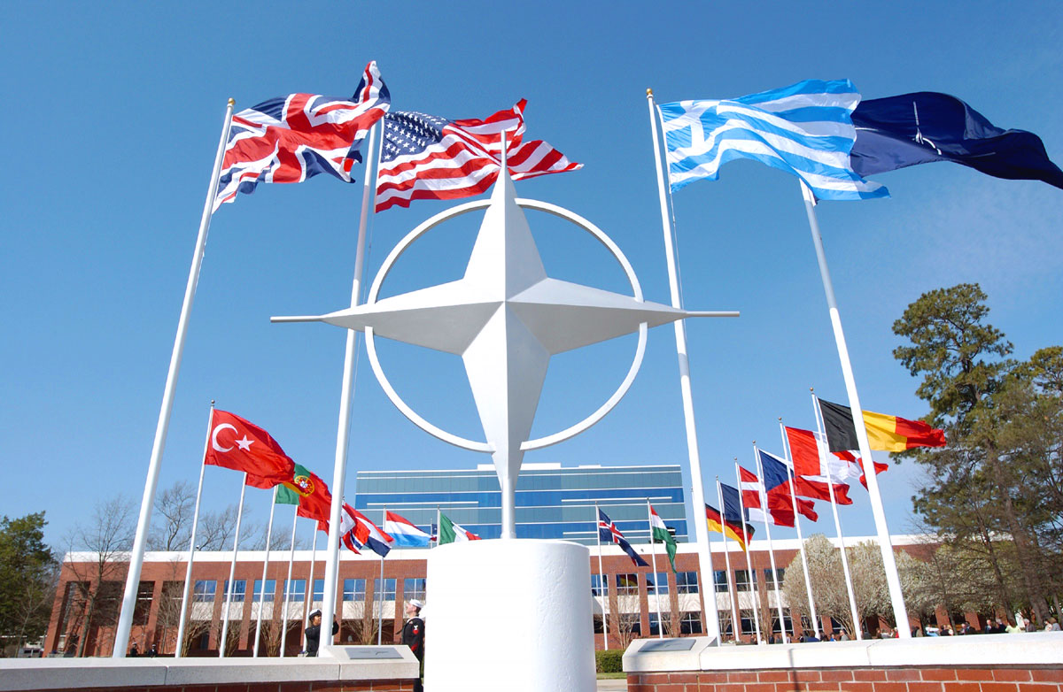 Борис Джонсон сообщил, что претендует на пост генсека НАТО