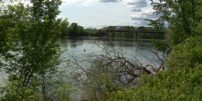 Уровень воды в реке Гатино опасно растет