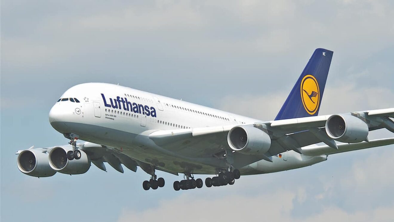 Lufthansa отменяет около 900 внутренних и европейских рейсов