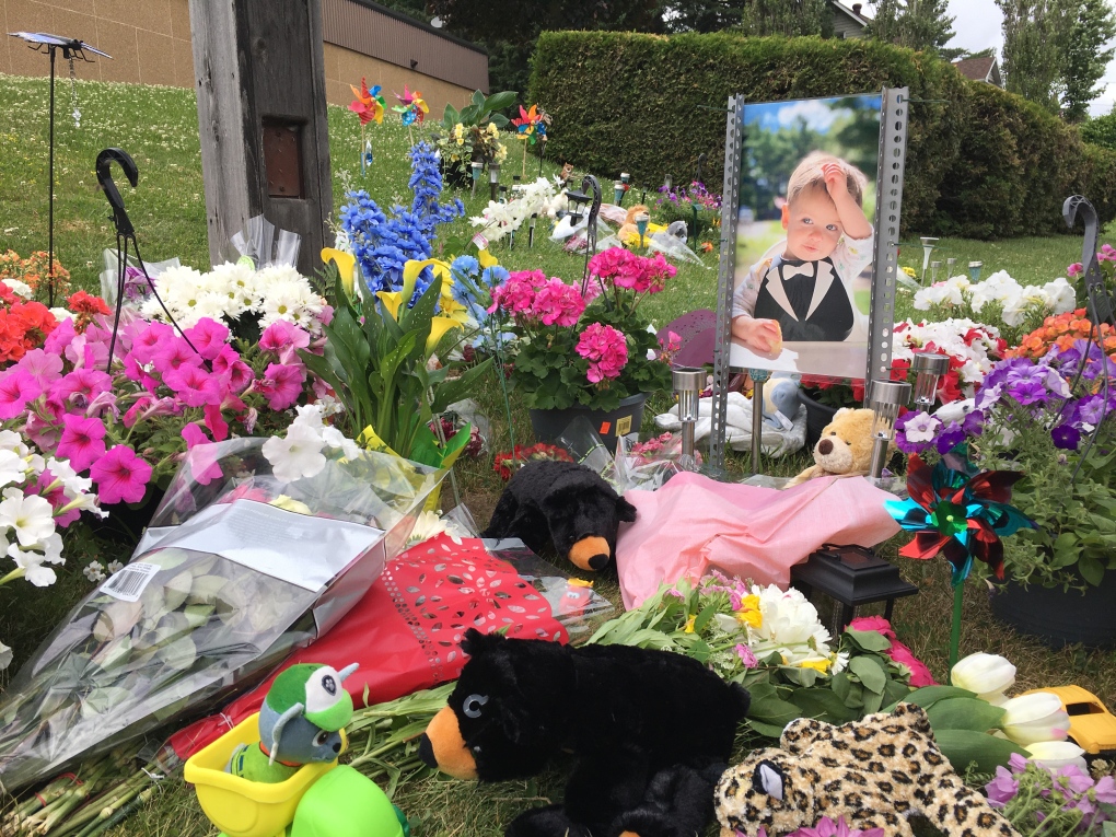 Забыли отвезти в садик: маленький канадец погиб в раскаленном автомобиле
