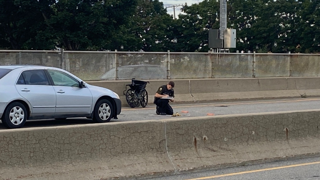 На монреальском шоссе сбита женщина в инвалидной коляске