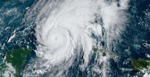 Новый ураган надвигается на южные районы США. Опасаются его продвижения на Канаду