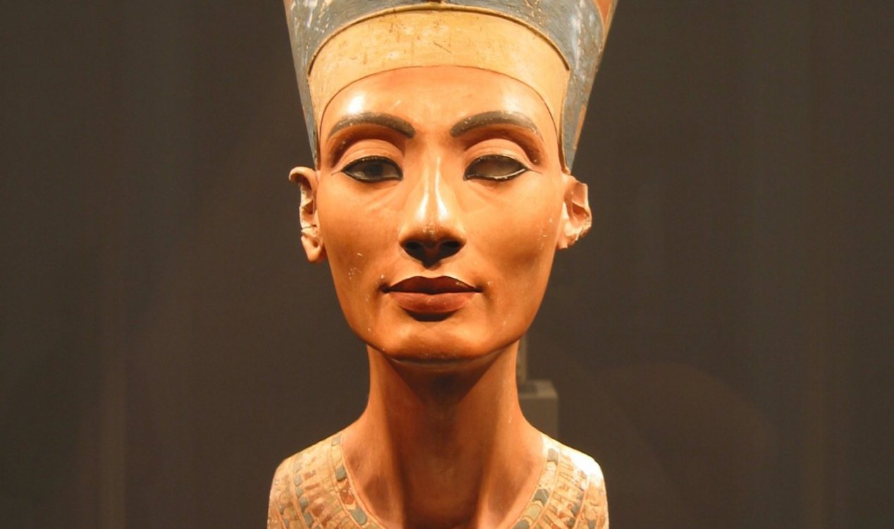 Чтиво выходного дня: Царица Нефертити, факты и загадки из жизни египетской царицы