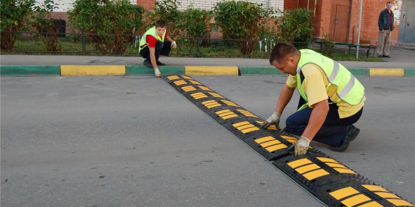 Установка лежачих полицейских на дорогах CDN/NDG обеспечит безопасную ...